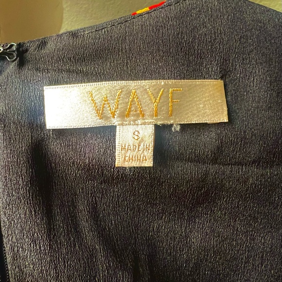 WAYF fall dress with keyholes - Picture 4 of 4